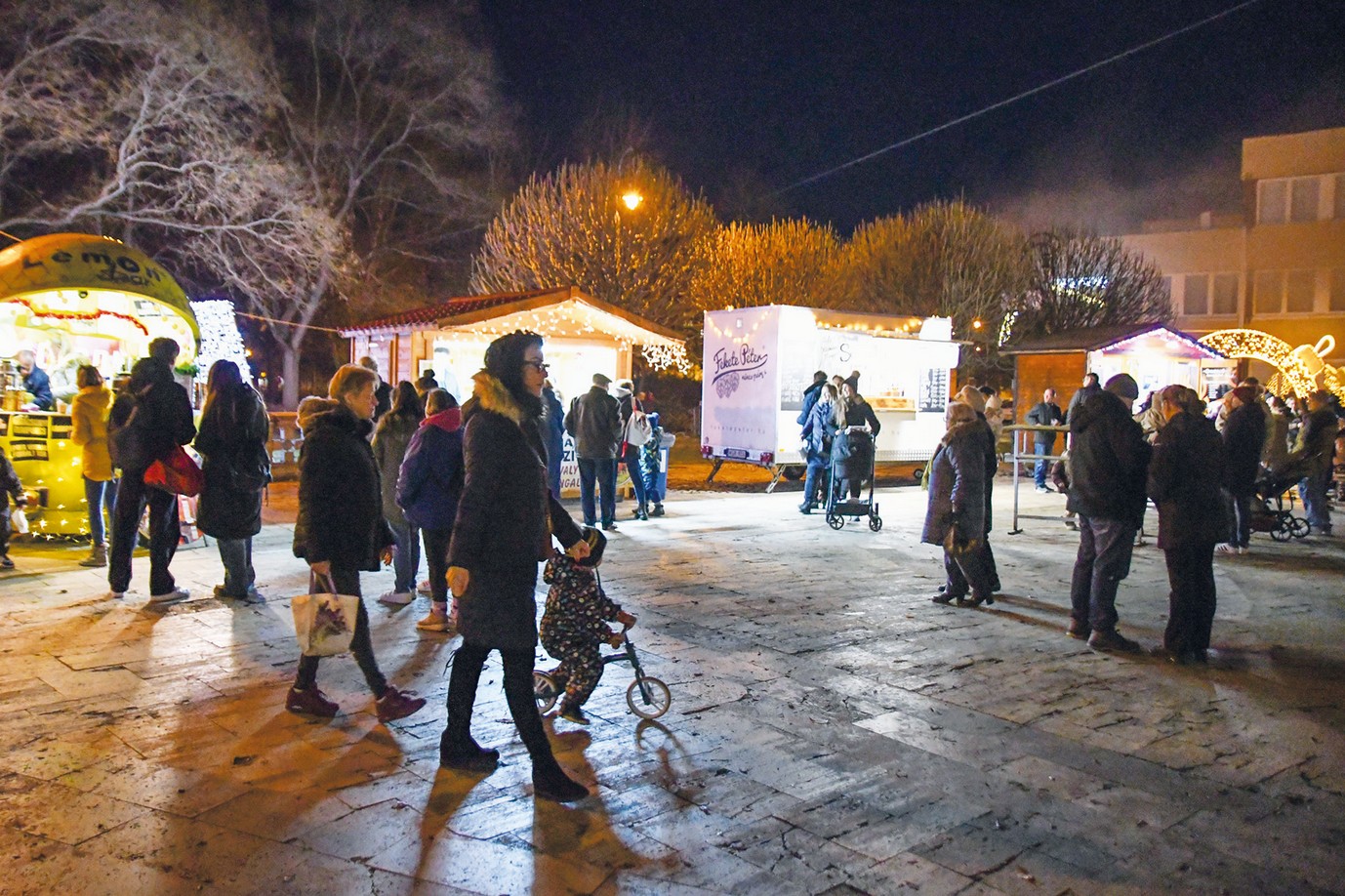 Adventi autóbuszjáratok