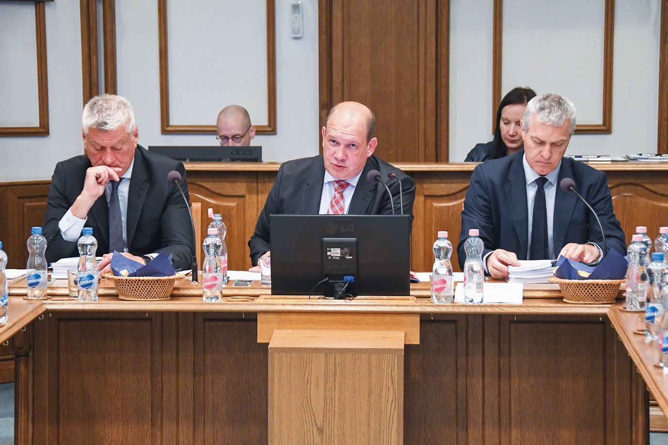 Strangszabályzók, költségmegosztók